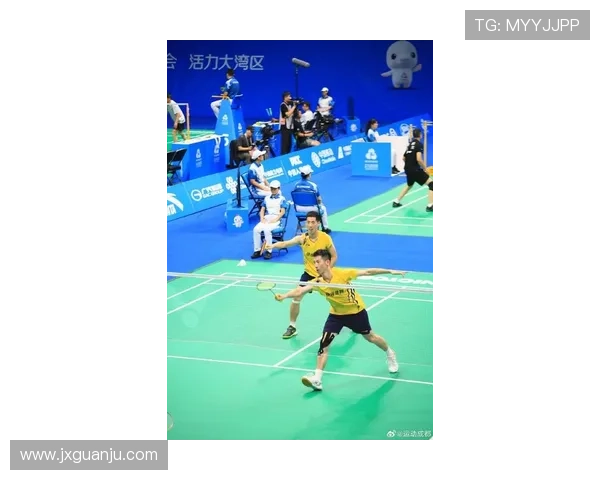 成都羽毛球队在比赛中展现实力经验排名创新高引发广泛关注与热议