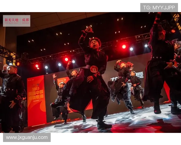 成都街舞队在攀岩联赛中的精彩表现与突破之路揭秘