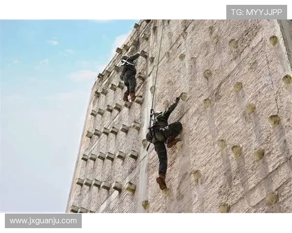 攀岩之巅：深入解析成都攀岩队的战术与训练秘诀